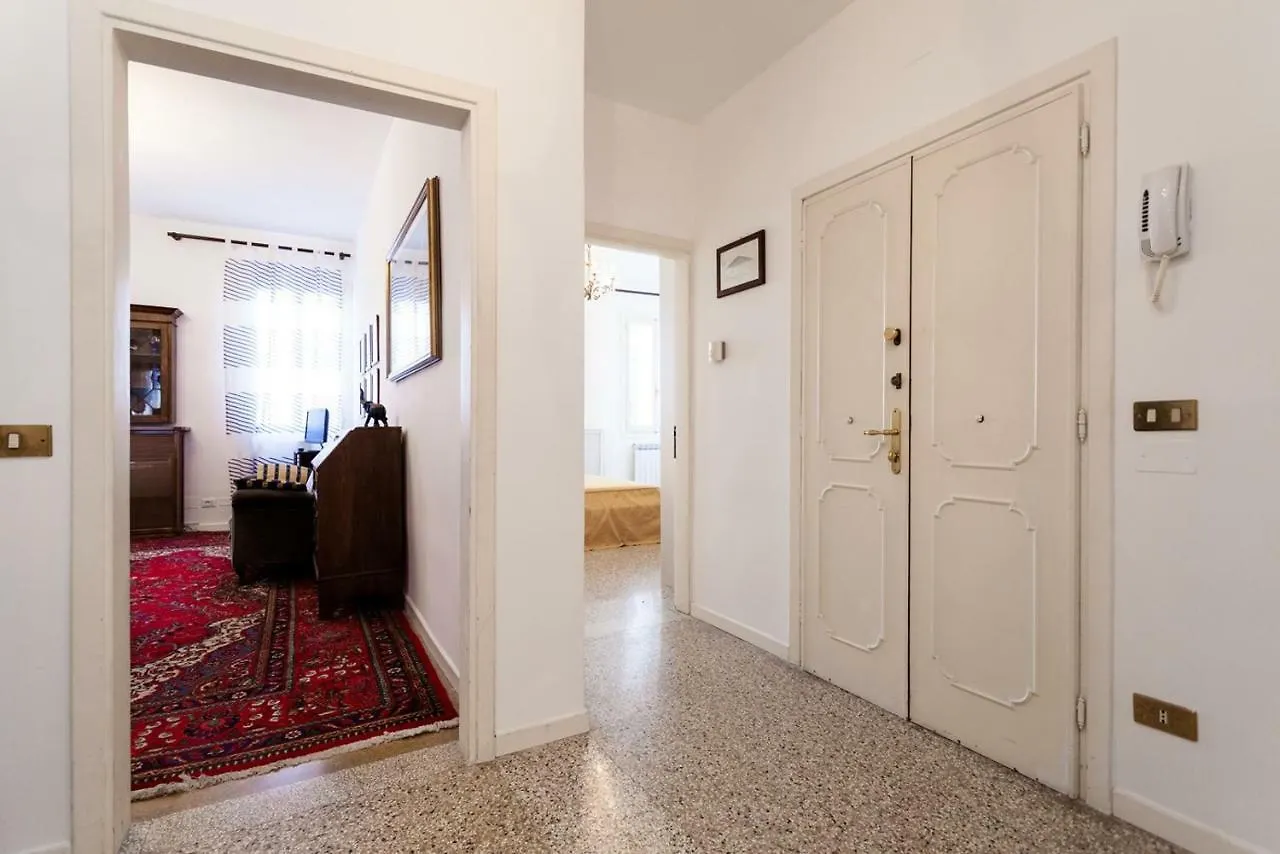 Prince Apartments Venedik 0*,